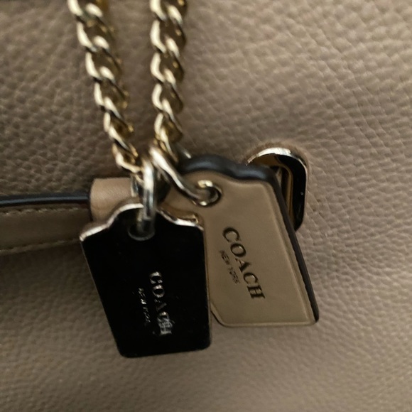 Coach tan shoulder purse - Picture 2 of 16